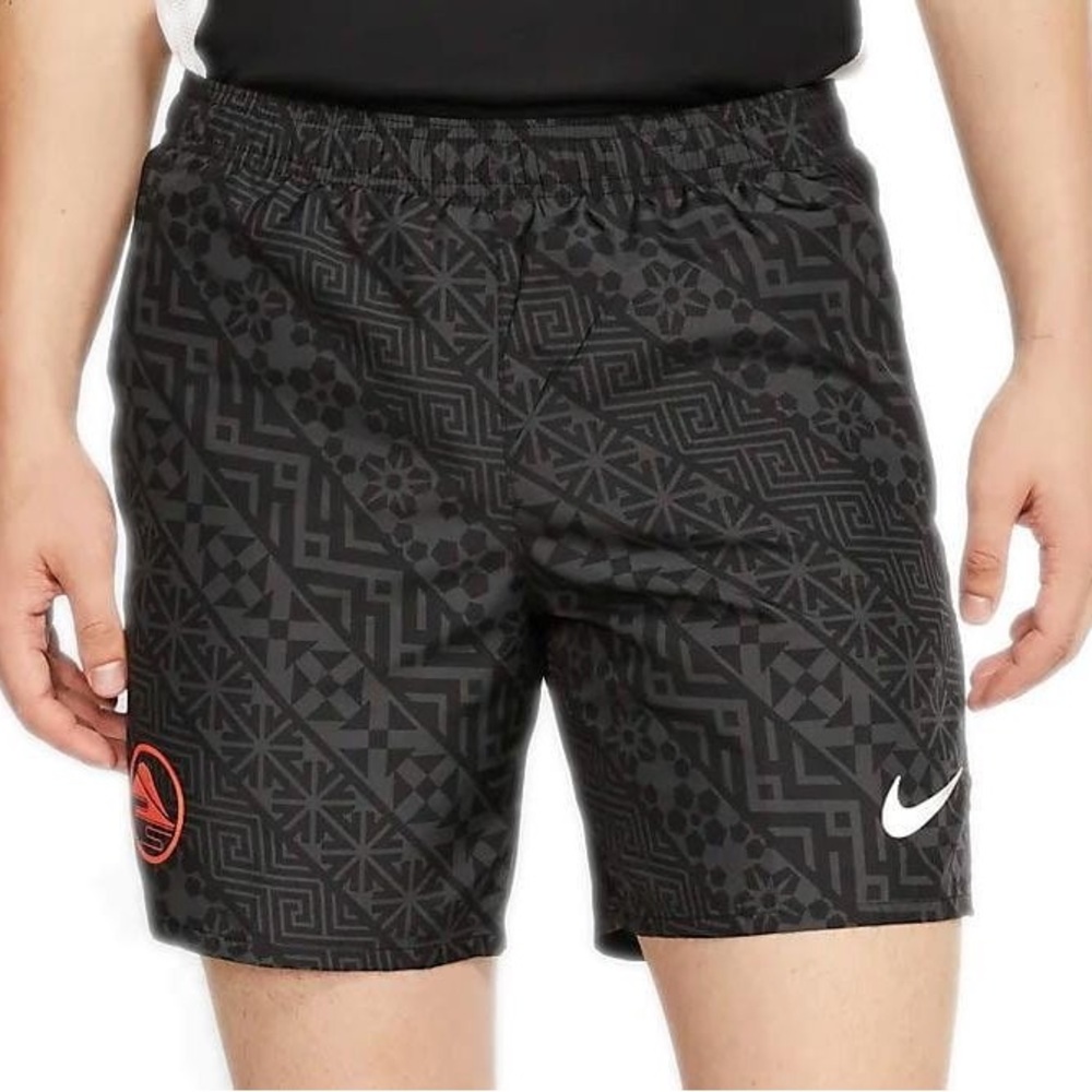 Nike Hakone Ekiden 7 Inch Athletic Running Shorts with Built in Liner Medium
